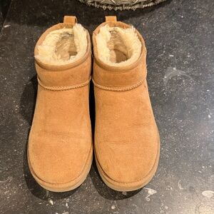 UGG classic booties in chestnut ULTRA MINI